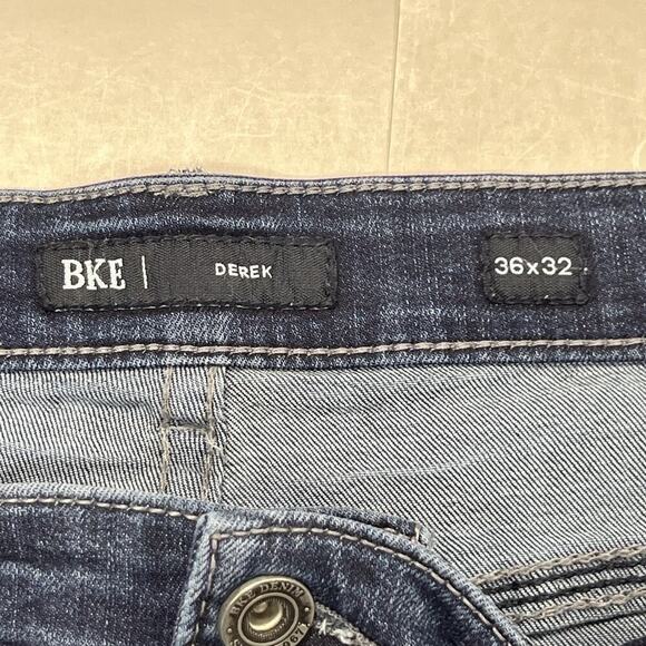 BKE Derek Jeans Mens Size 36X29 Blue Denim Relaxed Straight Stretch Whiskered - Picture 3 of 15